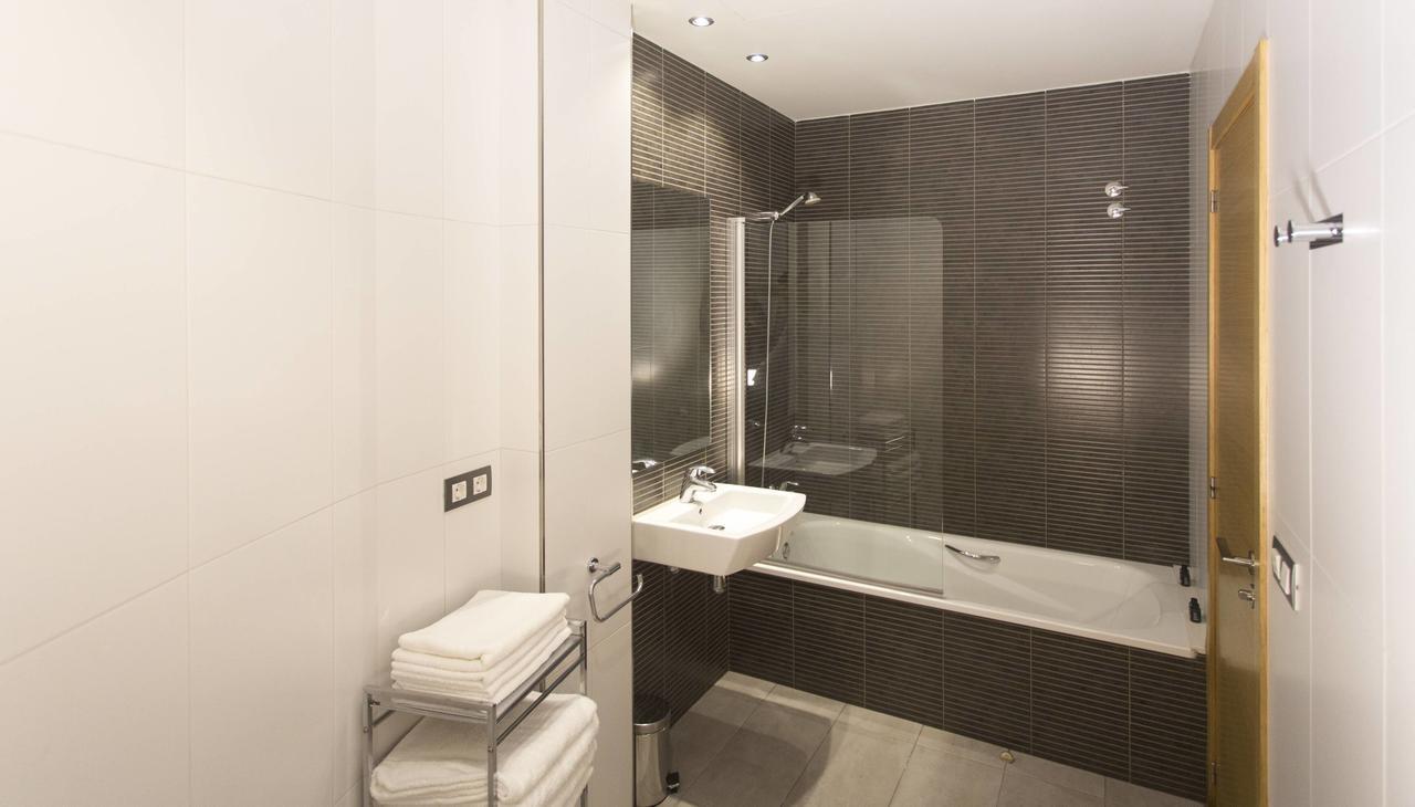 Apartaments Terraza Figueres Figueres  Eksteriør billede
